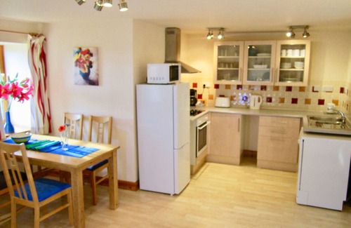 Ardersier Apartment | Ground-floor 3 bedroom apartment right on the beach