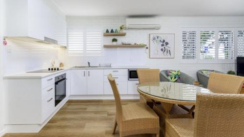 Bongaree House | Ground floor air conditioned, fabulous waterviews overlooking Pumicestone Passage
