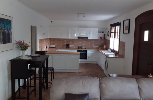 Saint-Severin Apartment | Ground floor apartment in lovely garden with pool