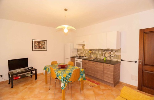 S'Iscala House | Ground floor apartment with large outdoor area