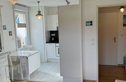 Cabourg Apartment | Ground Floor Apartment Near Beach and Center, 1 Bedroom, Garden, Parking, Wifi