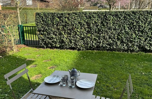Cabourg Apartment | Ground Floor Apartment Near Beach and Center, 1 Bedroom, Garden, Parking, Wifi