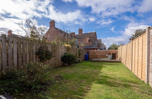 Hornsea Apartment | Ground Floor Apartment with Garden