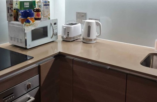 Fryent Apartment | GROUND FLOOR APARTMENT WITH GARDEN IN COLINDALE, LONDON.