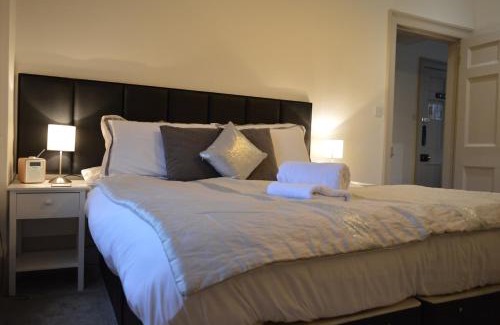 Bath Apartment | Ground Floor City Retreat