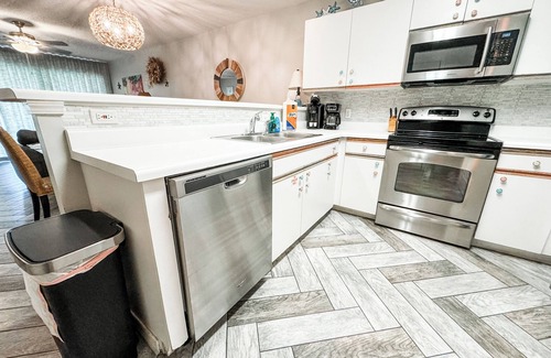 Miramar Beach Condo | Ground Floor, Close to Beach, Pet Friendly Free Wifi/Beach Svs 2 Pools, New Mgmt