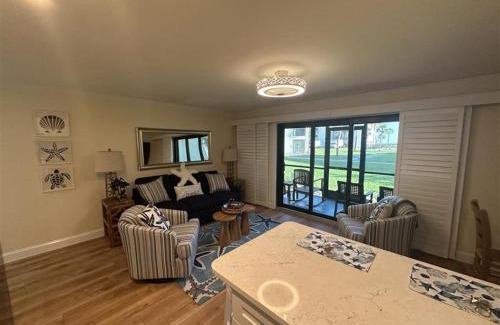 Sanibel Apartment | Ground Floor Condo Steps From The Beach Sanibel Island 3B1