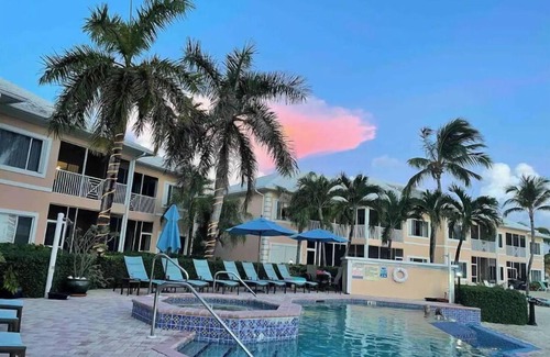 Rum Point Condo | Ground floor condo w/screened porch - steps from the ocean