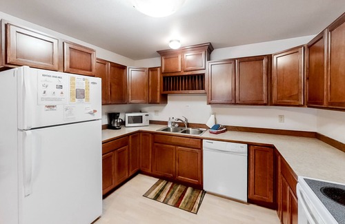 Joseph House | Ground-Floor Condo w/Washer/Dryer, Gas Grill, Fireplace, WiFi