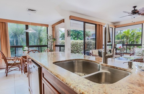 Waikoloa Condo | Ground floor condo with WiFi, lanai, shared pool, pool spa, hot tub, tennis