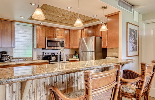 Kaanapali Condo | Ground Floor Condo with Shared Pools, Central AC, and High-Speed WiFi