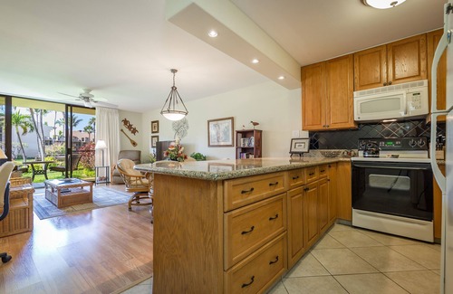 Kihei Condo | GROUND FLOOR CONVENIENCE-BEAUTIFUL OCEAN/GARDEN VIEWS-AC-METICULOUS CLEANING