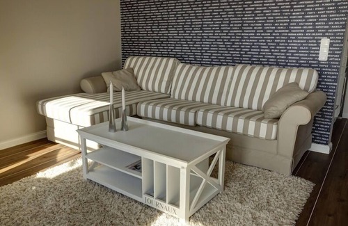 Lemkenhafen Apartment | Ground floor flat with a view of the marina