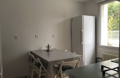 Souppes-sur-Loing House | Ground floor private house with very large courtyard