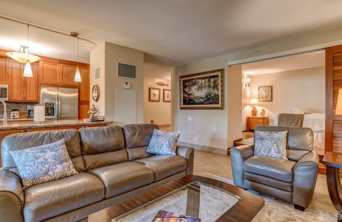 Kaanapali Condo | GROUND FLOOR GARDEN OASIS Peaceful and convenient! REDUCED RATES FOR 2024