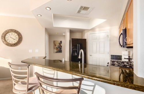 Kaufman And Broad At The Vineyards Condo | Ground Floor.Heated Pool! Hot Tub! Gas grill! 3 miles to Cardinal stad! 2 Kings!