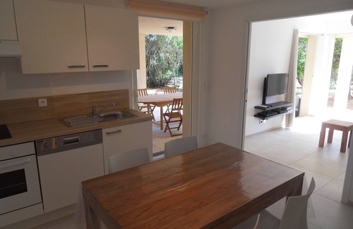 Figari House | GROUND FLOOR, LARGE COVERED TERRACE AND GARDEN, QUIET, AIR-CONDITIONED