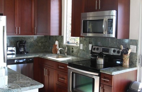 Kahana Condo | Ground Floor Oceanfront 2 bed 2 bath. 15 feet from the ocean