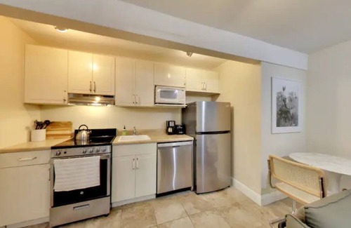 Downtown North Apartment | Ground Floor One Bedroom Unit #3