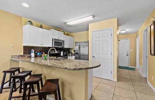 Fort Walton Beach - Destin Condo | Ground Floor, Private Beach, Pools & Free Beach Service ~ Maravilla 1108