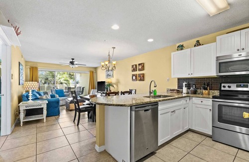 Fort Walton Beach - Destin Condo | Ground Floor, Private Beach, Pools & Free Beach Service ~ Maravilla 1108