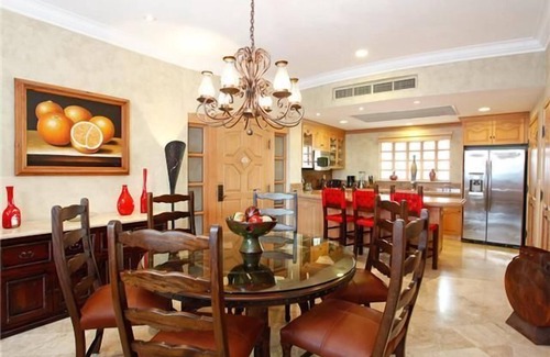 Los Cabos Condo | Ground floor-Rare 3 BR! Ocean view, steps from beach and pool!