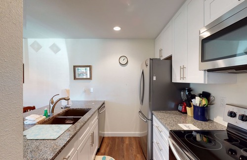 Port Aransas Condo | Ground Floor, Shared Pool, Hot Tub, Near Marina and Ferry, Pet Friendly