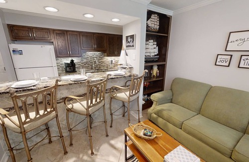 Holiday Beach Condo | Ground floor Unit near Pool, short walk to Beach Free Golf & Activities Daily