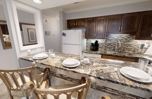 Holiday Beach Condo | Ground floor Unit near Pool, short walk to Beach Free Golf & Activities Daily