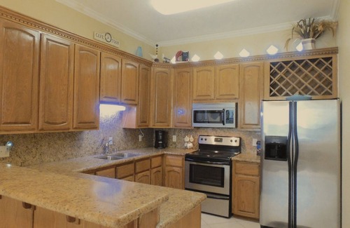 South Padre Island Condo | Ground Floor 2BR 2BA, Pet Friendly & Steps from the Beach!