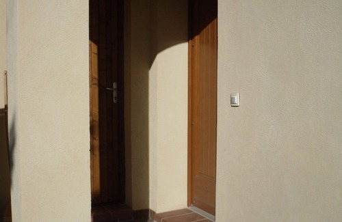 Grasse Apartment | Ground floor villa for 3 people