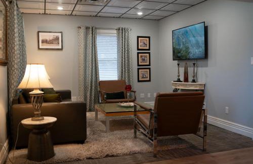 Eureka Springs Historic District Apartment | Ground Floor Villa at Sweet Spring
