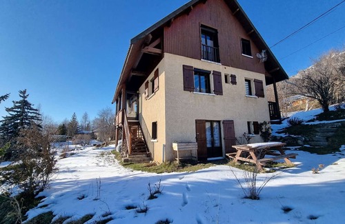 Saint-Michel-de-Chaillol House | Ground Floor Chalet Apartment - Near Lauzière Chairlift - WiFi, Parking, Private Garden