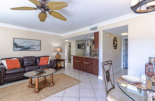 Siesta Key Condo | Ground-Level Condo | Beach Access, Pool & Canal Views | Walk to Everything