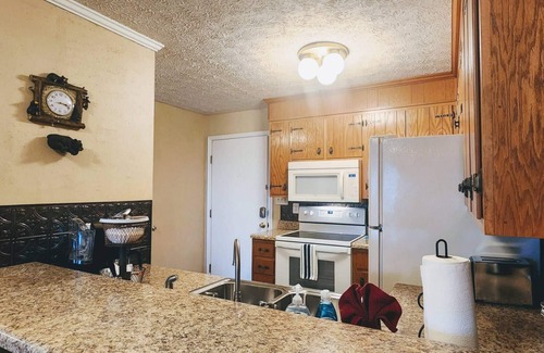 Gatlinburg Condo | Ground Level Unit | 2BR |4 Mins to OBER w/Fireplace, * Dinner Show Tickets, Pool, Hot Tub, Sauna
