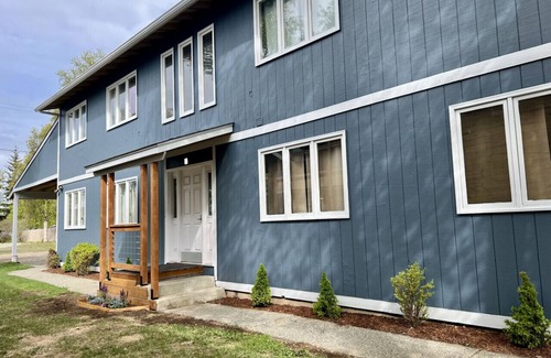 Fairview Apartment | Groundfloor Modern Industrial 2BD Apartment