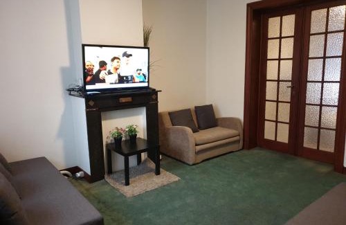 Quartier Midi-Lemonnier - Zuid-Lemonnierwijk Apartment | Group 2 bedroom apartment for 5