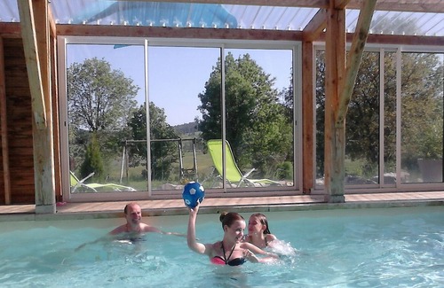Saint-Christophe-dʼAllier Cottage | Group accommodation for 27 people with indoor swimming pool heated year-round