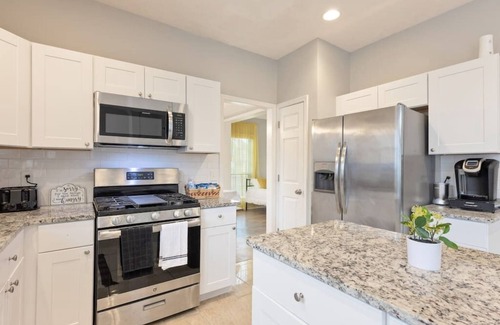 Marietta House | Group Friendly Fam Fun: 5Bed, 2 levels, Pool Table, FirePit, BBQ Grill, SwingSet