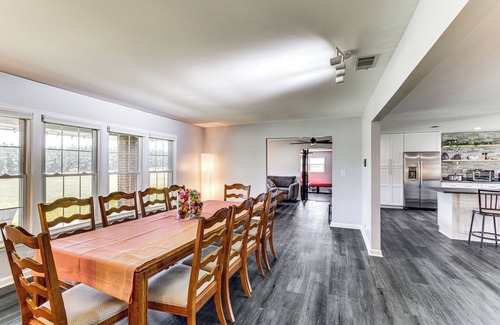 Albany Cottage | Group-friendly Home w/Game Room in Albany!
