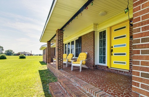 Albany Cottage | Group-friendly Home w/Game Room in Albany!