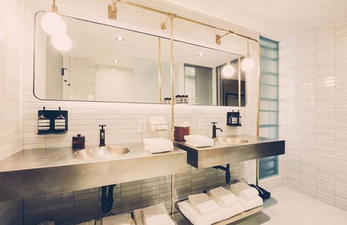Bouldin Hotel | Group-Friendly Suite in South Congress Hotel, Austin