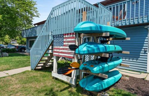Mayfield Apartment | Group Getaway - 5 Lodges Together by Fife Lake