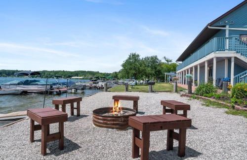 Mayfield Apartment | Group Getaway - 5 Lodges Together by Fife Lake