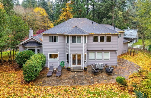 Seattle Hill-Silver Firs Cottage | Group Getaway - Spacious Snohomish Home!