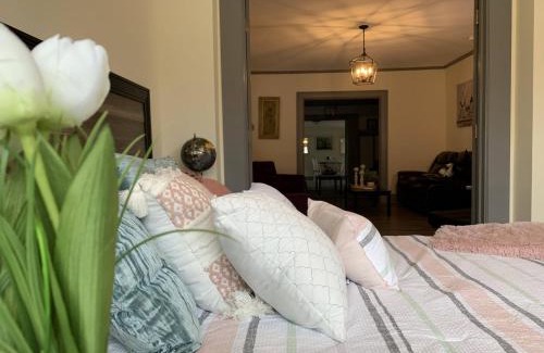 Downtown Niagara Falls House | Group HQ, 9BR Near Falls, Casino & Attractions