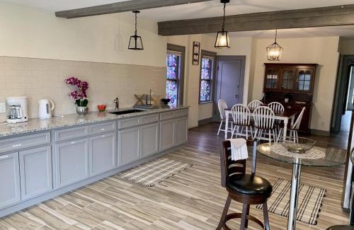 Downtown Niagara Falls House | Group HQ, 9BR Near Falls, Casino & Attractions
