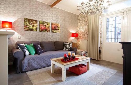 Halfweg Apartment | Group Stay, 7 minutes away from Amsterdam!