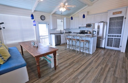 Grand Isle House | Group Therapy - Easy Beach Access - Island Realty