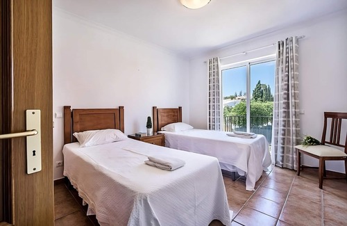 Meia Praia Hotel | Group Travel Destination! 3BR Townhouse with Full Kitchen, Patio, Garden View!